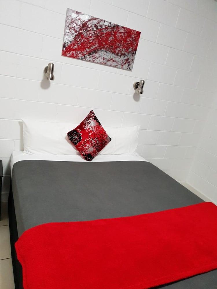 Capricorn Hotel Blackwater Екстер'єр фото